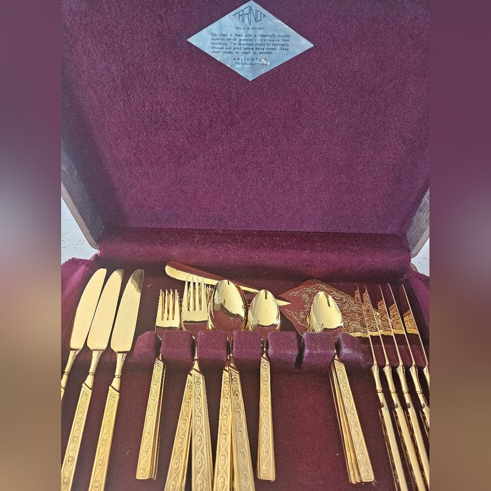 TARNOT Arlington Philidelphia 50pc Elegant Gold Flatware Set Vintage